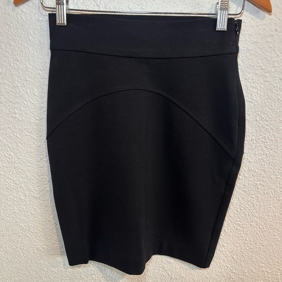 Diane Von Furstenberg Elegant Black Pencil Skirt - Picture 2 of 5